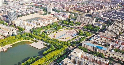 <p>　　　　中寧縣城一景。</p>